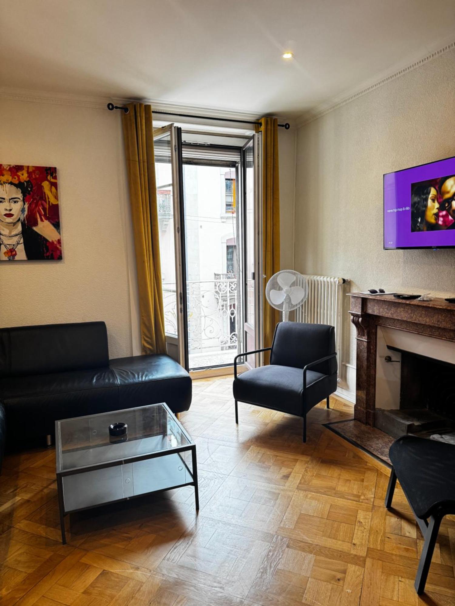Appartement Grand 5 Pièces Au Centre Genève