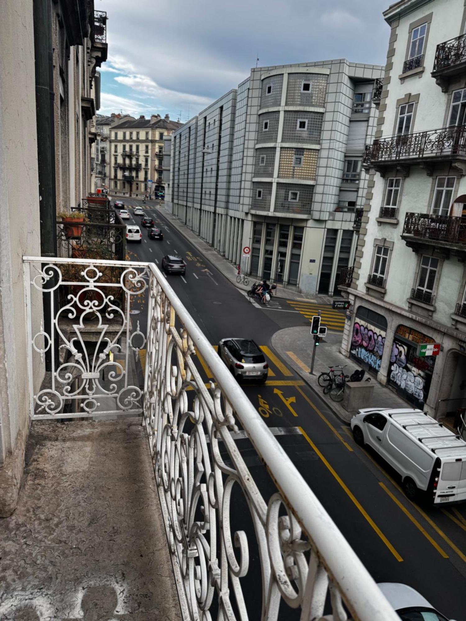 Grand 5 Pièces Au Centre *